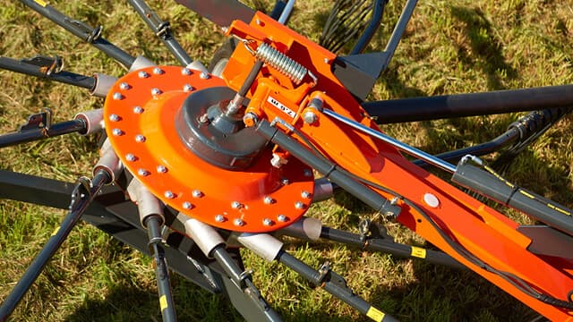 Bras de dents courbés