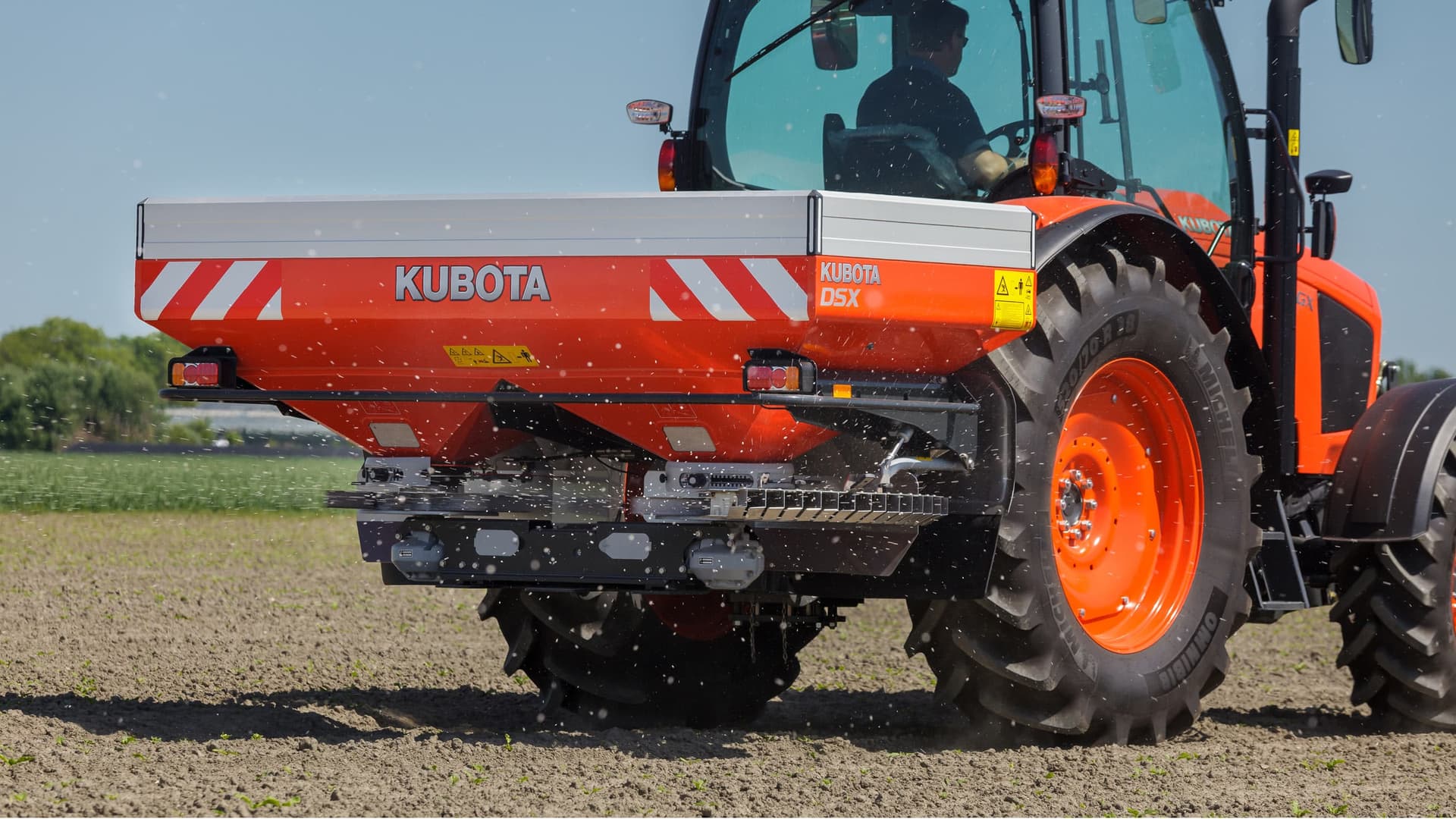 Pour épandre à de grande largeur