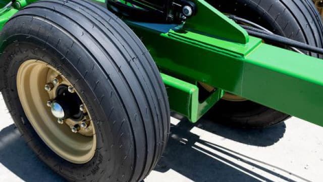 New walking tandem axles