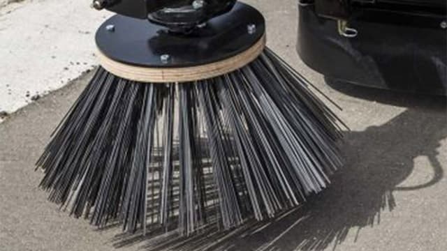 Brush height adjustment