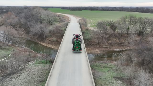 Un véritable travail du sol vertical qui se transporte en moins de 12'