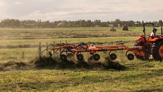 Integrated hose and harness storage